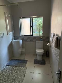 BEE Boutique Lodge - 5