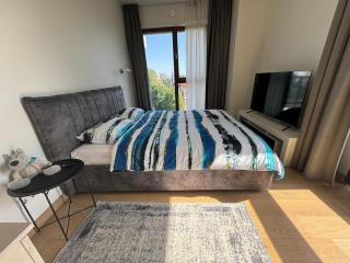 We invite you to a home with a view that your heart falls in love with - 4