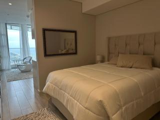 Oceans Apartments Balcony Suite - 6