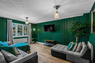 Spacious 5 Bed House in Reading by Amber Stays, Perfect for Business & Contractors, Sleeps 12! - 9