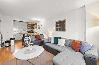 Modern 2 Bed Apartment in Greenwich, Perfect for Business & Contractors with Free Parking - 2