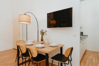 Homely Berlin - Quiet Apartment near Schönhauser Allee - 1