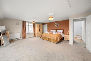 Spacious 6 Bed House in Waterlooville Portsmouth by Amber Stays, Perfect for Long Term Stays, Sleeps 14! - 6