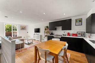 Spacious 1 Bed Maisonette in Camden by Amber Stays, Perfect for Long Term Stays, Sleeps 4! - 5