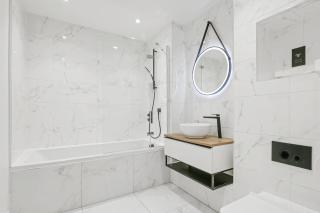 2 Bed Warehouse next to Mailbox and New Street - 5