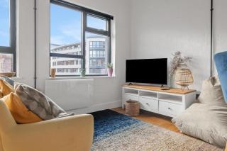 2 Bed Warehouse next to Mailbox and New Street - 1