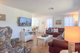 Beach House Short Walk to Kingsbury Beach - 6