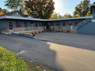Economy Inn Cadillac MI by Hotel O - 8