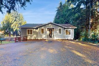 Lake Goodwin Retreat - 7