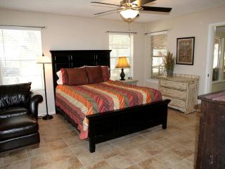 Riverfront Ranch Cottage for a Getaway to the Blanco River in Wimberley, Texas - 7