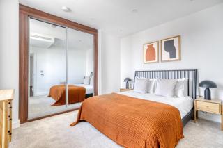 Blueground Nine Elms balcony near Tube LON-157 - 3