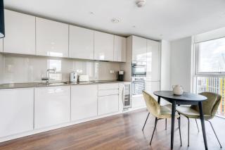 Blueground Nine Elms balcony near Tube LON-157 - 5