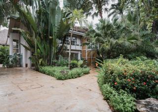 Gorgeous beachfront villa with private pool - 1