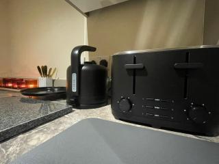 Chic Apartment on The Headrow Leeds - 2