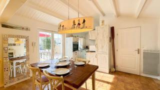 Dans le centre du village d'ARS EN RE, charmante villa bien décorée - 6