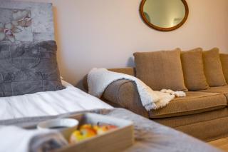 Elegant Winter Apartment - 4