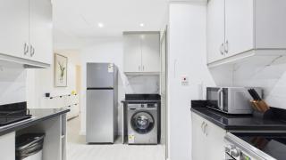 Spacious 2 BR with Sea and Marina View Bahar JBR - 3