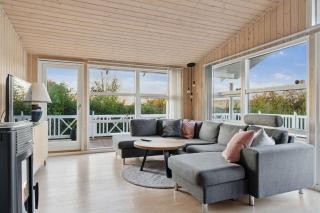 Active Coastal Holiday In Cozy Cottage - 3