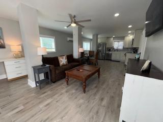 Flounder - Newly Updated 1st Floor Kit W&D 3 Miles to Beach - 0