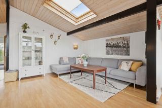 Lovely Bright Cottage Near Karrebæksminde - 4