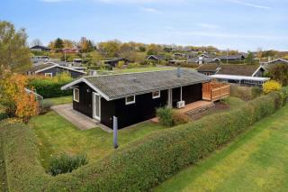 Lovely Bright Cottage Near Karrebæksminde - 0