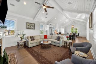 AV3-23: 3 23rd Avenue - 3