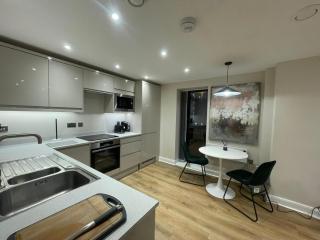 Leeds City Centre Chic Apartment - 0