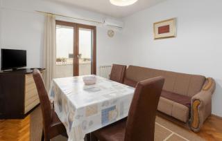 1 Bedroom Gorgeous Apartment In Porec - 3