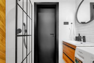 Central Designer Loft - Modern & Chic - 2