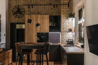 Central Designer Loft - Modern & Chic - 1