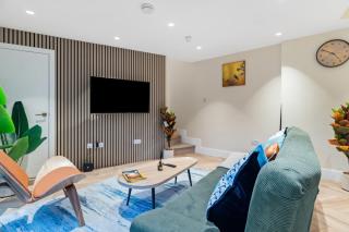 Modern Apartment Ideal for Families and Working Professionals - 9