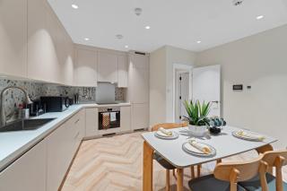 Modern Apartment Ideal for Families and Working Professionals - 6