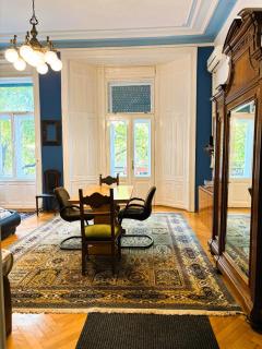 City Central Apartments 2 next to New York Cafe - 4