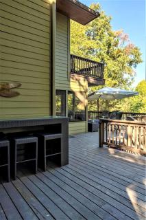 Lakefront Luxury: Private Water Front Vacation Rental with Views Near Hot Springs, AR - 1