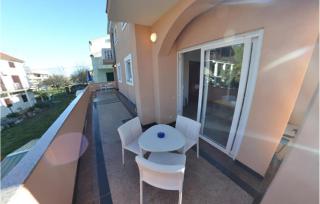Gorgeous Apartment In Turanj With Wifi - 2