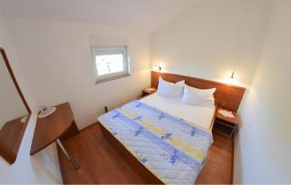 1 Bedroom Stunning Apartment In Turanj - 7