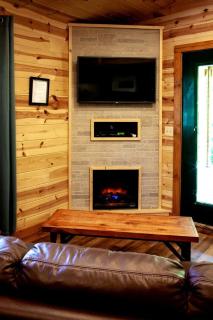 Fantastic Cabin with Fireplace and Hot-tub in Herod, Illinois - 6