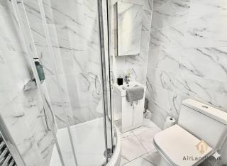 Exclusive 2 Bedroom Flat near Barons Court! - 2