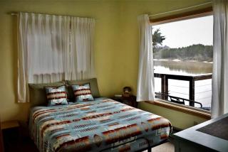 Stunning Beachfront Cabin with Barbecue and Hot-tub in Otis, Oregon - 1