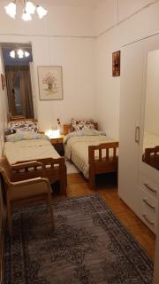 FAMILY DELUXE - SLEEP WELL! Very quiet night - Queensize good quality twinbed and second bedroom 2 single beds- Spacious 60m2 - supermarket Prisma and restaurang only 200m - ski rental and trail - tea and coffee - towels - 7