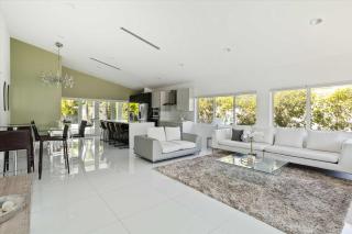 Luxury House 4 beds heated Pool w Jaccuzzi - 8