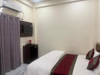Mahalaxmi Paying Guest House - 1
