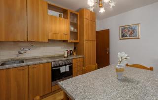 1 Bedroom Stunning Apartment In Porec - 2