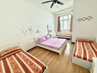 7BR Penang Stay Near Gurney and George Town - 2