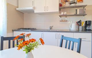 Amazing Apartment In Medulin With Wifi - 1