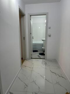 Garsoniera aproape de Promenada Mall - 1