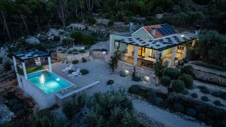 Authentic Stone House Piece of Heaven - 9