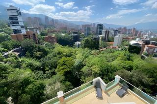 Exclusive apt in Poblado, Central location - 1