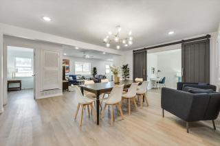 Luxury 4 BD Home Getaway w Pool & Sleeps 10 - 8