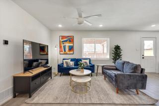 Luxury 4 BD Home Getaway w Pool & Sleeps 10 - 4